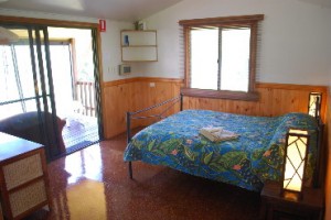 Queen room